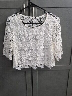 Vintage White Lace Crochet Women's Top - Elegant Floral Overlay. NO TAG